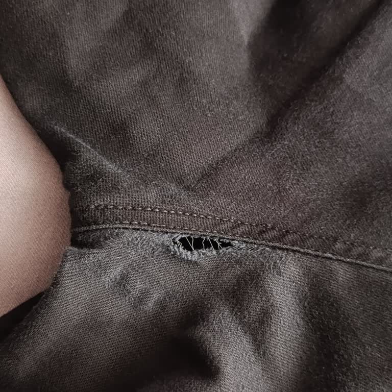 DeFacto Mağazasından Aldığım Pantolon Kısa Sürede Yırtıldı Ve Değişim Talep Ediyorum