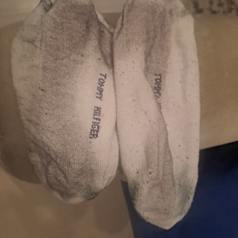 Ayıplı Bot Çorapları Siyahlaştırdı Ve Yoğun Koku Oluşturdu, İade Reddi