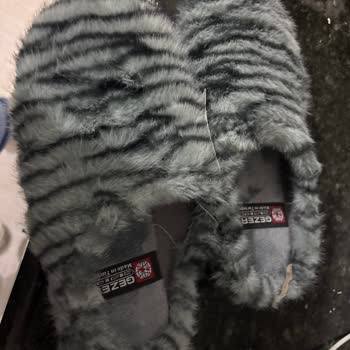 Terlikler Fotoğraftakinden Farklı Ve Defolu Geldi, Teslimat Gecikti