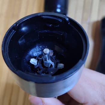 Küflü Mikser Başlığı ve Plastik Parçaların Yiyeceğe Karıştığı Arzum Blender Setinde Pil Sorunu