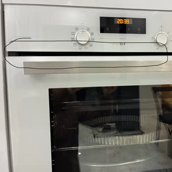 Profilo Fırın Alt Kısmındaki Eğrilik Kapak Kapanmasını Engelliyor