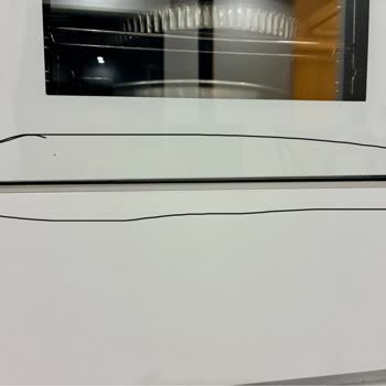 Profilo Fırın Alt Kısmındaki Eğrilik Kapak Kapanmasını Engelliyor