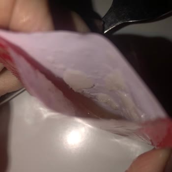 Dudomi Noodle Paketinde Şüpheli Beyaz Sıvı Ve Pütürlü Parçalar Bulundu