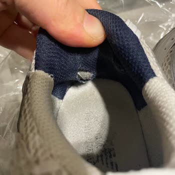 New Balance 530 Model Spor Ayakkabının Topuk Deformasyonu Ve Değişim Talebi