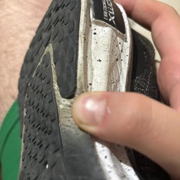 Nike Ayakkabının Tabanı Kısa Sürede Söküldü, İade Reddedildi
