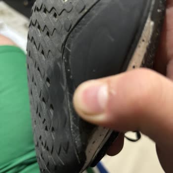 Nike Ayakkabının Tabanı Kısa Sürede Söküldü, İade Reddedildi