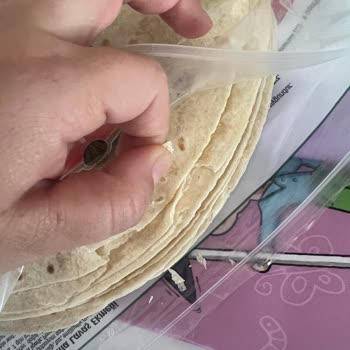 Yapışık Lavaşlar Kullanılamaz, Çocuğumun Beslenmesi Tehlikede