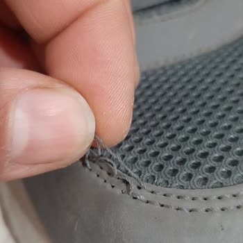 Kısa Kullanımda Dikiş Atan FLO Koşu Ayakkabısına Değişim Ve İade İsteği