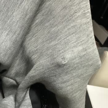 Nike Eşofman Altında Çorap Kaçığı Benzeri Delikler Ve Ayıplı Ürün Şikayeti