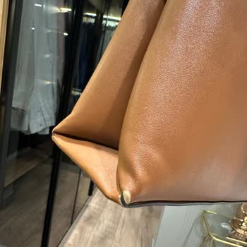 Mango Shopper Çantasında Köşe Derilerindeki Üretim Kusuru Kullanım Hatası Olarak Reddedildi