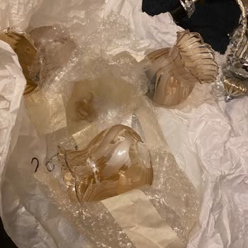 Trendyol Express Teslimatın Zile Basılmadan Bırakılması Ve Kırılabilir Avizenin Hasar Görmesi