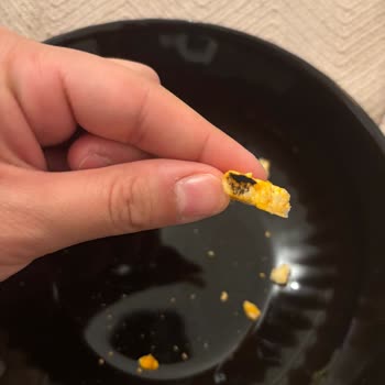 Eti Gong Peynir Ve Acı Aromalı Üründe Siyah Yanık Tespiti