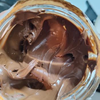 Nutella Kavanozunda Görülen Baloncuklar Ve Beyazlıklar Sağlık Endişesi Yaratıyor