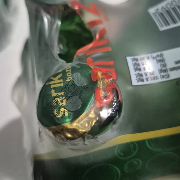 İzmir Gaziemir BİM Şubesinde Açık Kapaklı Maden Suyu Ve Hijyen Endişesi