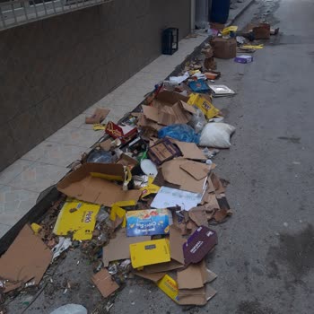 Şok Market Çöplerinin Sokak Önüne Bırakılması