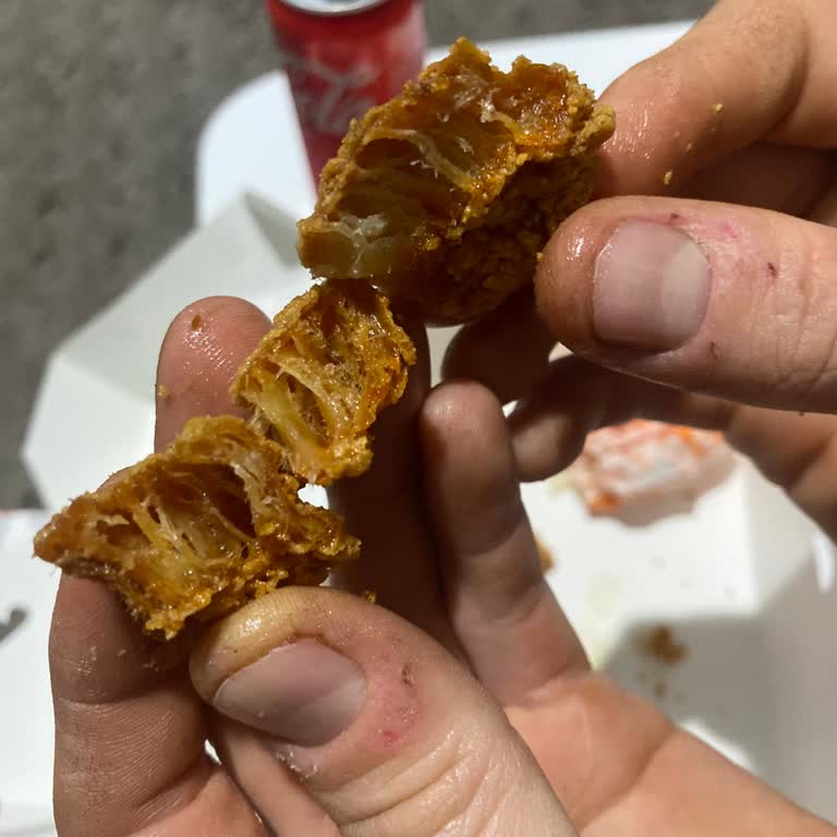 Popeyes Migros Yemek'ten Gelen Çürük Tavuk Kanatları Gıda Güvenliği Riskine Dönüştü