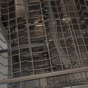 DW605S Bulaşık Makinesinde Sepetindeki Paslanma Garanti Kapsamına Alınmıyor