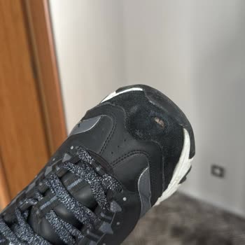 Skechers D'Lites Ayakkabısının Ön Kısmında Patlama, Kalite Sorunu Olarak Kabul Edilmedi