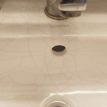 Duravit Lavabosundaki Çatlaklar Üretim Sorunu Ve Ücretsiz Değişim Talebi