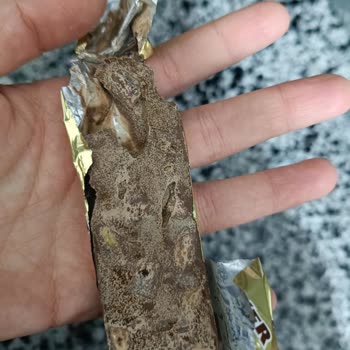 Ülker Antep Fıstıklı Sütlü Çikolata Ayıplı, Bozuk Ve Kötü Koku