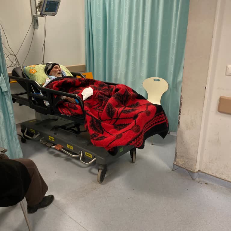 Yaşlı Hastanın Acil Serviste Saatlerce Bekletilmesi Ve Çıkış Teklifi