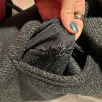 Gardrops'ta Kırık Kaban Ve Satıcı Hesabı Kapanması Nedeniyle İade İmkansız