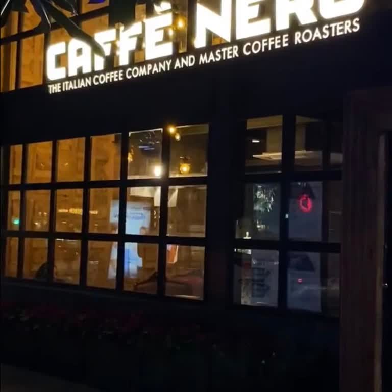 Caffé Nero Çalışanın Saygısız Ve Rahatsız Edici Tutumu!