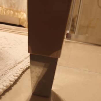 Kaplamaları Bir Ay İçinde Atan Banyo Dolabı Ve Mağaza Sorumluluk Reddi