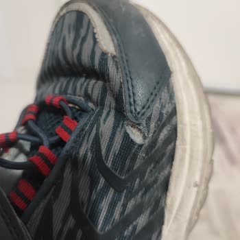 Kısa Sürede Yırtılan Çocuk Ayakkabısına Ürün Değişimi Talebi