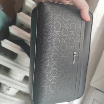 Kaliteli Olması Beklenen Calvin Klein Çantasında 2 Ayda Malzeme Soyulması