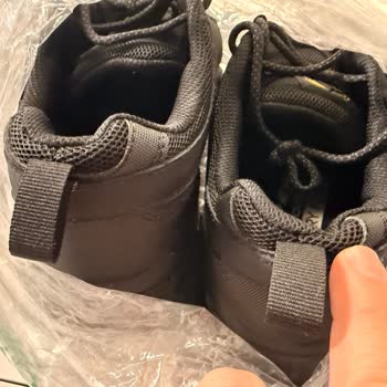 Skechers Ayakkabısındaki Üretim Hatası İçin Değişim Talebi