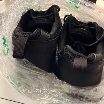 Skechers Ayakkabısındaki Üretim Hatası İçin Değişim Talebi