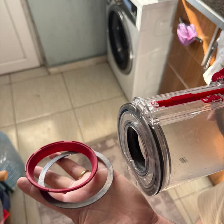 Dyson V10 Absolute Süpürge Sürekli Arızalanıyor Ve Servis Süreleri Haftalarca Sürüyor!