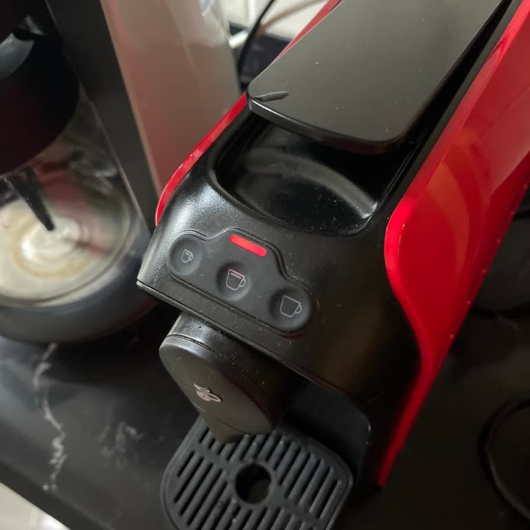 Kırmızı Işık Ve Sıkışan Kapsül Nedeniyle Tchibo Easy Makinede Kahve Hazırlayamıyorum