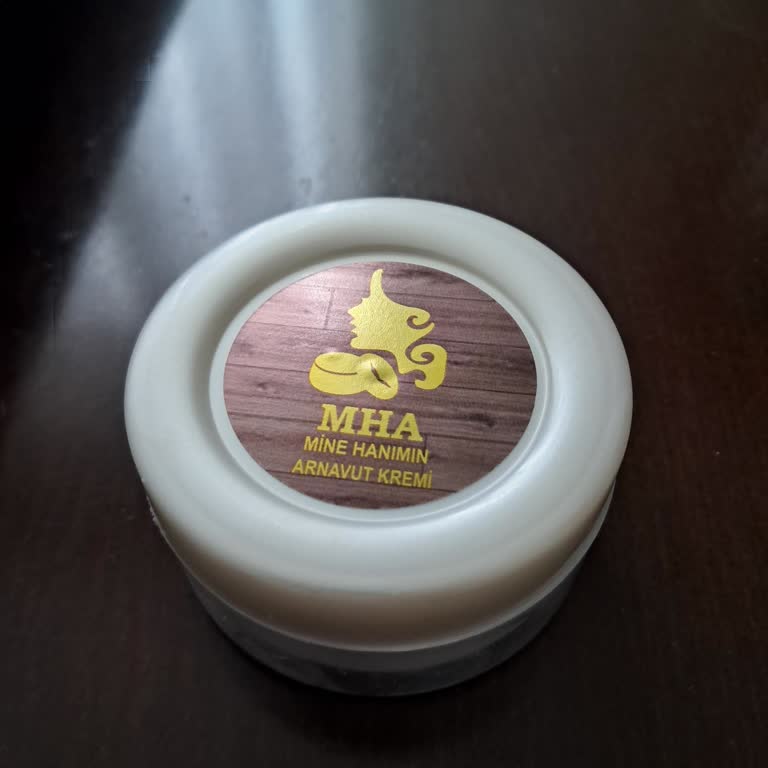 Arnavut Kremi Ciltte Bembeyaz Kalıntı Oluşturdu, Geri Ödeme İstiyorum