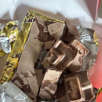 Son Kullanma Tarihi Geçmemiş Bozuk Çikolata İade Talebi