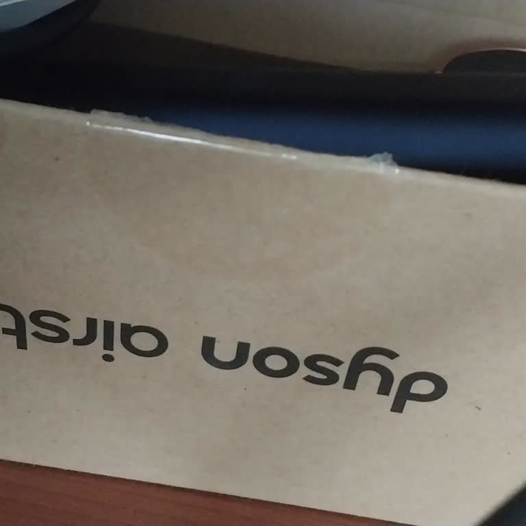 Dyson Airstrait Saç Düzleştiriciden Saç Kırılması Yanma Ve İade Talebi
