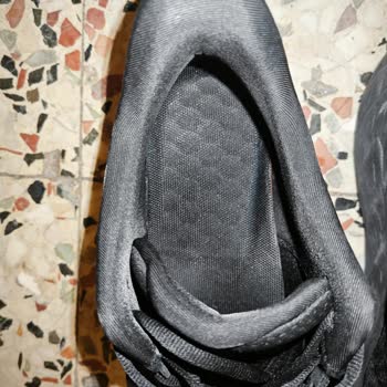 Garanti Kapsamındaki Ayakkabının Kısa Sürede Yırtılması Ve Mağaza Personelinin Saygısız Tutumu