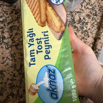 Son Kullanma Tarihi Uzak Olmasına Rağmen Küflü Kaşar Peynir