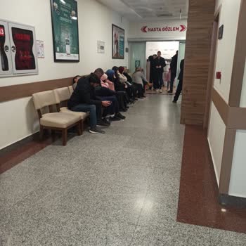 Farabi Hastanesi Acil Servisinde Yetersiz Yatak Ve Personel Nedeniyle Uzun Bekleme Süreleri