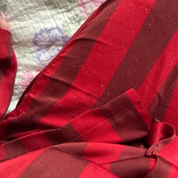 Kısa Sürede Tüylenen Saten Pijama Takımına İade Talebi