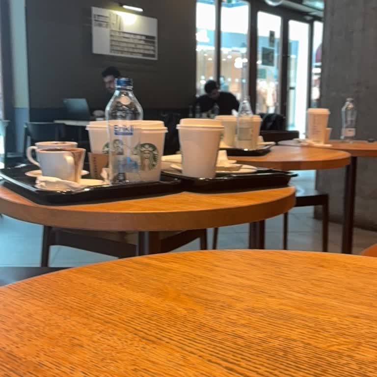 Starbucks Şubesinde 45 Dakikalık Sipariş Beklemesi Ve Temizlik Eksikliği