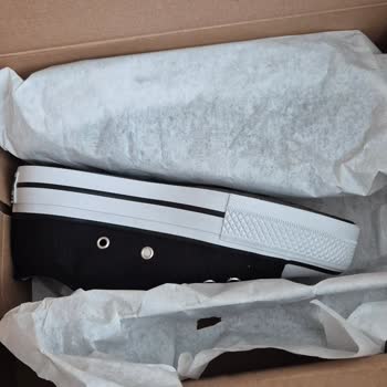 Uyumsuz Ayakkabı Ve Cevapsız Değişim Talebi