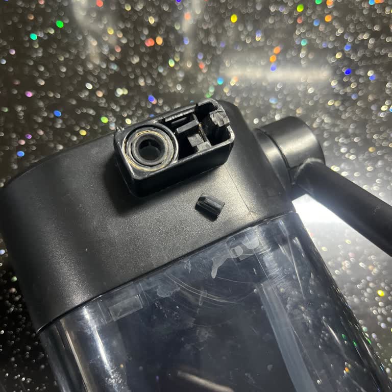 Grundig Süt Haznesi Parçası Kısa Sürede Kırıldı, Garanti Kapsamında Değişim Talebi