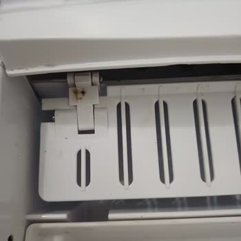 Servis Gecikmesi, Bilgi Eksikliği Ve Mantarlaşmış Buz Makinesi İadesi