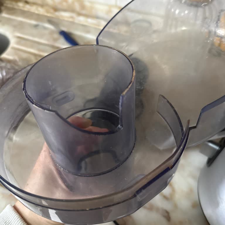 Philips Katı Meyve Sıkma Makinesinin Üst Kapağı Kırıldı, Yedek Parça Temini Sağlanamadı