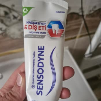 Sensodyne Beyazlatıcı Diş Macununda Aşındırıcı Madde Nedeniyle Dudak Ve Diş Eti Tahrişi