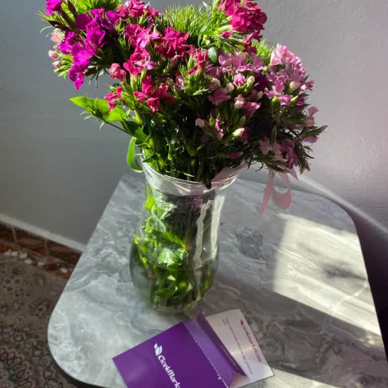 Yapay Çiçek Siparişi Gerçek Solmuş Çiçekle Yanlış Gönderildi