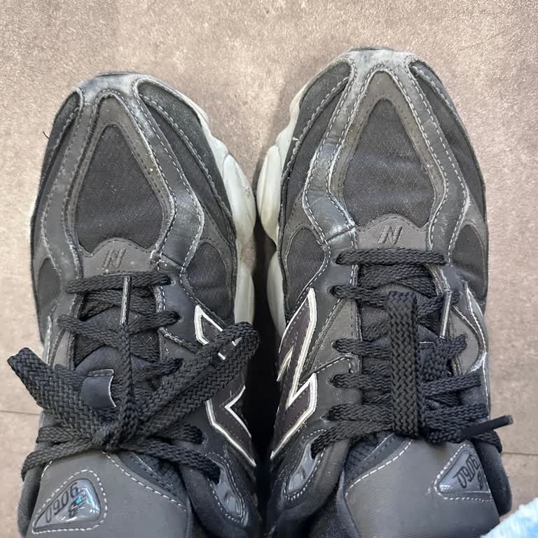 Wunder Nişantaşı Mağazasında New Balance 9060 Ayakkabıda Erken Yıpranma Ve Renk Değişimi