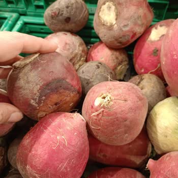 Migros Kartal Esentepe Şubesinde Çürük Meyve Ve Sebzeler Sorunu